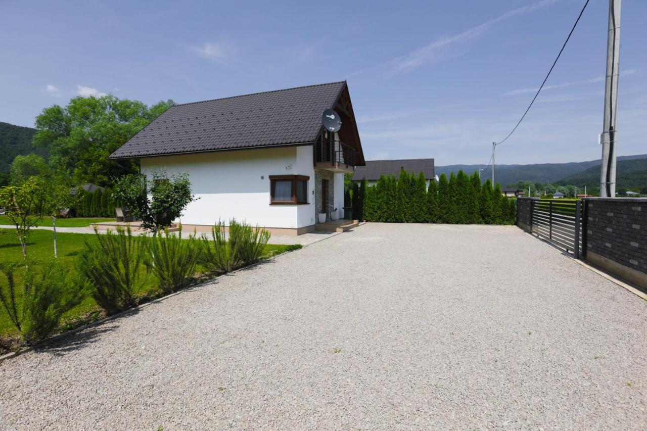 Villa Sara On River Una Bihać Exterior foto